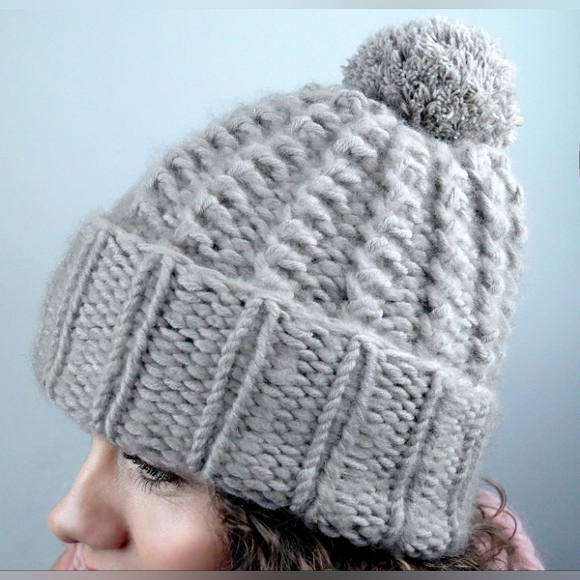 (4) PC Women's Beanie & Pom Pom Variety - Picture 12 of 16